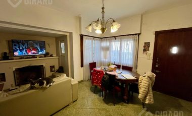 Casa 4 ambientes en venta en zona la perla