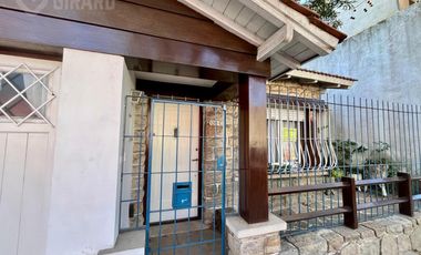 Casa 4 ambientes en venta en zona la perla