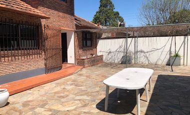 Casa en venta - 4 Dormitorios 4 Baños - Cochera - 830Mts2 - Bella Vista, San Miguel