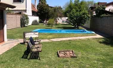 Casa en venta - 4 Dormitorios 4 Baños - Cochera - 830Mts2 - Bella Vista, San Miguel