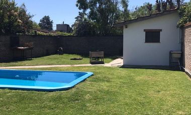 Casa en venta - 4 Dormitorios 4 Baños - Cochera - 830Mts2 - Bella Vista, San Miguel