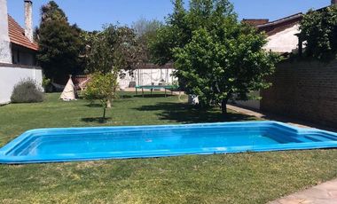 Casa en venta - 4 Dormitorios 4 Baños - Cochera - 830Mts2 - Bella Vista, San Miguel