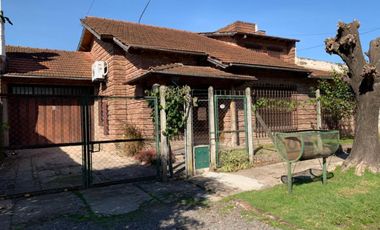 Casa en venta - 4 Dormitorios 4 Baños - Cochera - 830Mts2 - Bella Vista, San Miguel