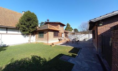 Casa en venta - 4 Dormitorios 4 Baños - Cochera - 830Mts2 - Bella Vista, San Miguel