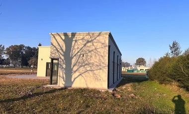 Casa en venta - 3 Dormitorios 2 Baños - La Plata