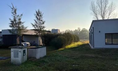 Casa en venta - 3 Dormitorios 2 Baños - La Plata