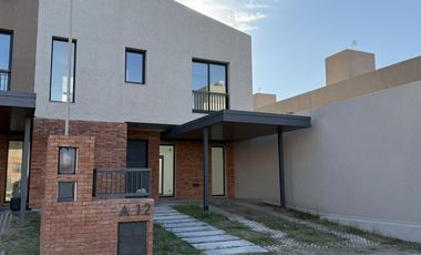 ALQUILO Duplex en VERBENAS HOUSING Manantiales 2