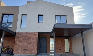 ALQUILO Duplex en VERBENAS HOUSING Manantiales 2