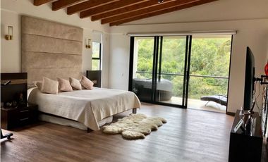 Espectacular Casa Campestre en el Alto de Las Palmas