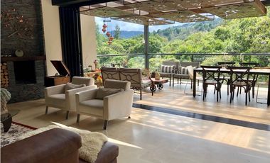 Espectacular Casa Campestre en el Alto de Las Palmas