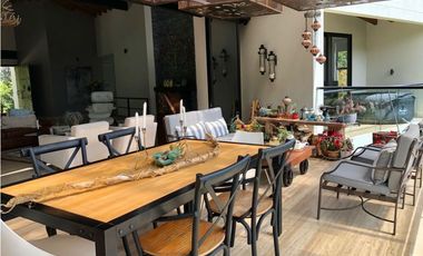 Espectacular Casa Campestre en el Alto de Las Palmas