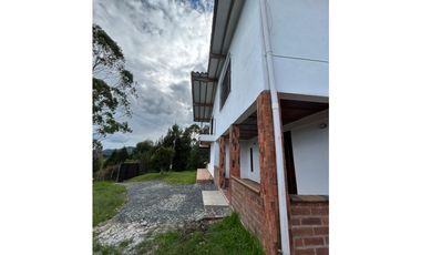 FINCA EN GUARNE PARA ARRIENDO