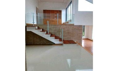 Espectacular casa en yerbabuena sopo