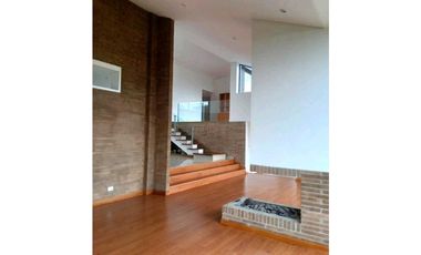 Espectacular casa en yerbabuena sopo