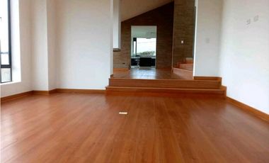 Espectacular casa en yerbabuena sopo