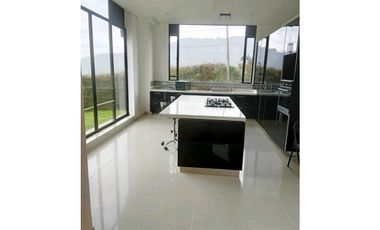 Espectacular casa en yerbabuena sopo