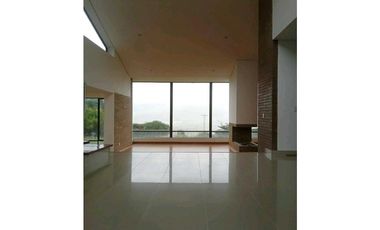 Espectacular casa en yerbabuena sopo