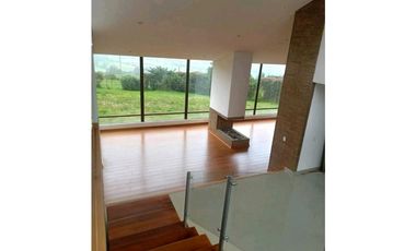 Espectacular casa en yerbabuena sopo
