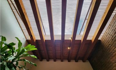 CASA EN VENTA  CON VISTA AL LAGO EN VALLE E BRAVO