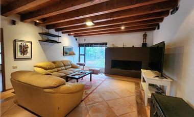 CASA EN VENTA  CON VISTA AL LAGO EN VALLE E BRAVO