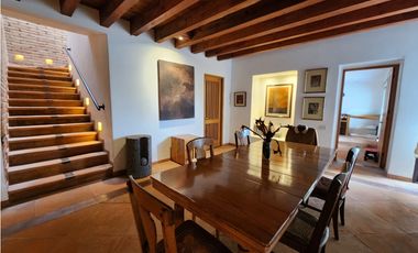 CASA EN VENTA  CON VISTA AL LAGO EN VALLE E BRAVO