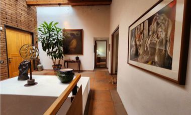 CASA EN VENTA  CON VISTA AL LAGO EN VALLE E BRAVO