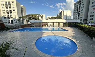 Compra apartamento con vista a las montañas en el piso 10 de la Unidad Guatapé