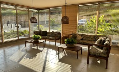 Compra apartamento con vista a las montañas en el piso 10 de la Unidad Guatapé