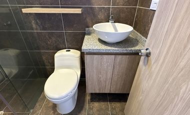 Compra apartamento con vista a las montañas en el piso 10 de la Unidad Guatapé