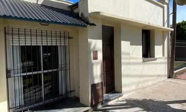Casa en venta - 2 Dormitorios 1 Baño - 25 de Mayo