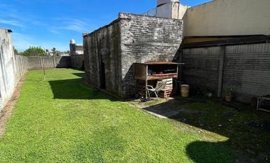 Casa en venta - 2 Dormitorios 1 Baño - 25 de Mayo