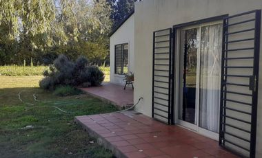 Casa en venta - 2 Dormitorios 1 Baño - Cochera - 560Mts2 - Cañuelas