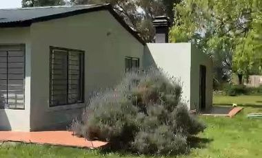 Casa en venta - 2 Dormitorios 1 Baño - Cochera - 560Mts2 - Cañuelas