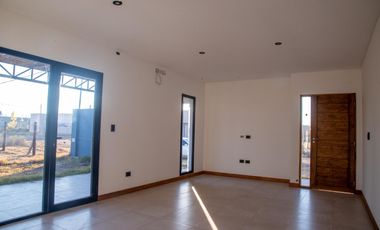 Casa en venta - 2 Dormitorios 1 Baño - Mendoza