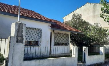 Casa en venta - 4 Dormitorios 3 Baños - Cochera - 292Mts2 - Mar del Tuyú