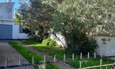 Casa en venta - 4 Dormitorios 3 Baños - Cochera - 292Mts2 - Mar del Tuyú