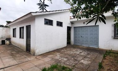 Casa en venta - 4 Dormitorios 3 Baños - Cochera - 292Mts2 - Mar del Tuyú