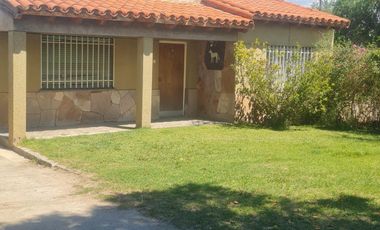 Casa en venta - 3 Dormitorios 1 Baño - 850Mts2 - Tupungato