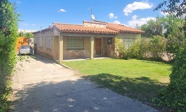 Casa en venta - 3 Dormitorios 1 Baño - 850Mts2 - Tupungato