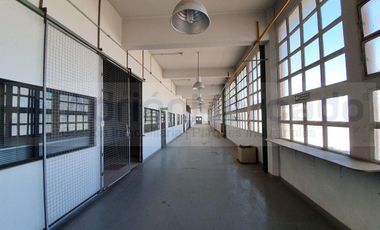 ALQUILER Galpón   Oficinas con 10200 m2 cub en 5 plantas  Valentin Alsina