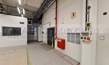 ALQUILER Galpón   Oficinas con 10200 m2 cub en 5 plantas  Valentin Alsina