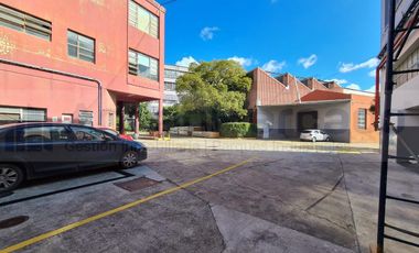 ALQUILER Galpón   Oficinas con 10200 m2 cub en 5 plantas  Valentin Alsina