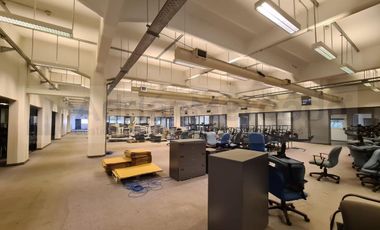 ALQUILER Galpón   Oficinas con 10200 m2 cub en 5 plantas  Valentin Alsina