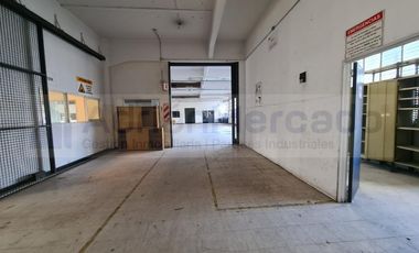 ALQUILER Galpón   Oficinas con 10200 m2 cub en 5 plantas  Valentin Alsina