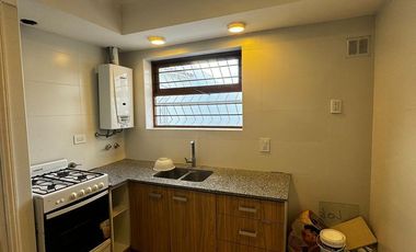 Casa en  venta en block de 3 amb    2 departamentos . Zona Chauvin