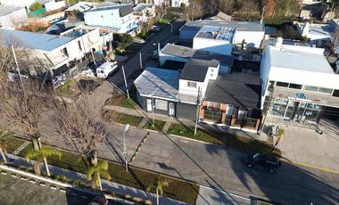 Casa en venta - 4 Dormitorios 2 Baños - Gorina