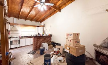 Casa en venta - 4 Dormitorios 2 Baños - Gorina