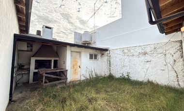 Casa en venta - 4 Dormitorios 2 Baños - Gorina