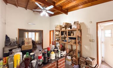 Casa en venta - 4 Dormitorios 2 Baños - Gorina