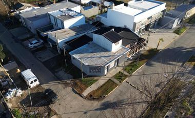 Casa en venta - 4 Dormitorios 2 Baños - Gorina